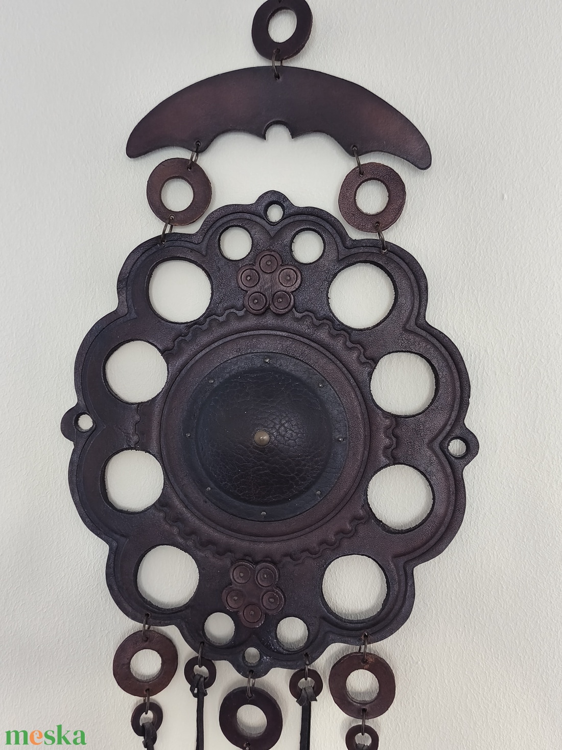 Bőrdíszmű fali dekoráció  - otthon & életmód - dekoráció - fali és függő dekoráció - falra akasztható dekor - Meska.hu