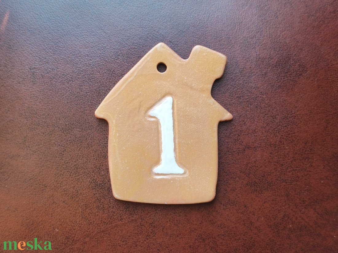 Házikó alakú házszámtábla - otthon & életmód - ház & kert - házszám - Meska.hu