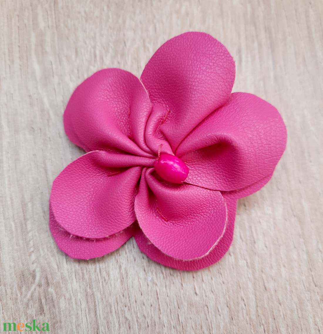 Kitűző - pink virág - ékszer - kitűző és bross - Meska.hu