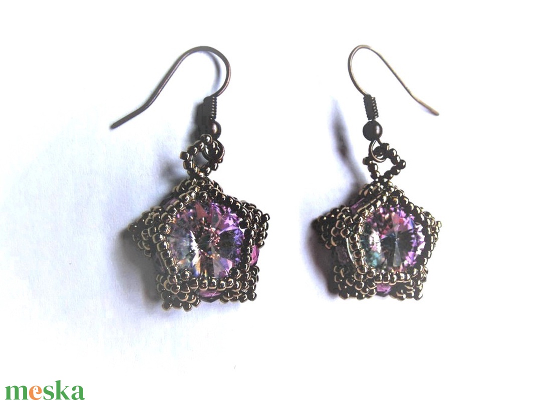 Lila gyöngyfűzött fülbevaló -  - Meska.hu