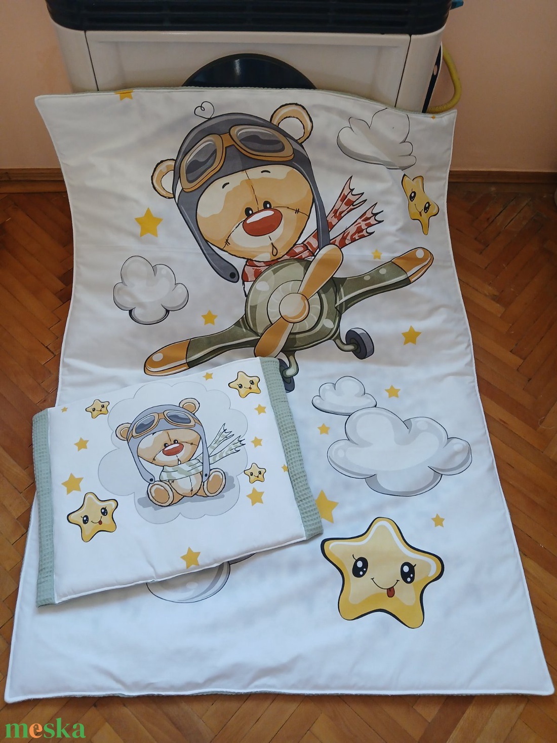 Téli gyermek(Junior) takaró-párna szett - otthon & életmód - babaszoba, gyerekszoba - szett kiságyba - Meska.hu Téli gyermek(Junior) takaró-párna szett - otthon & életmód - babaszoba, gyerekszoba - szett kiságyba - Meska.hu