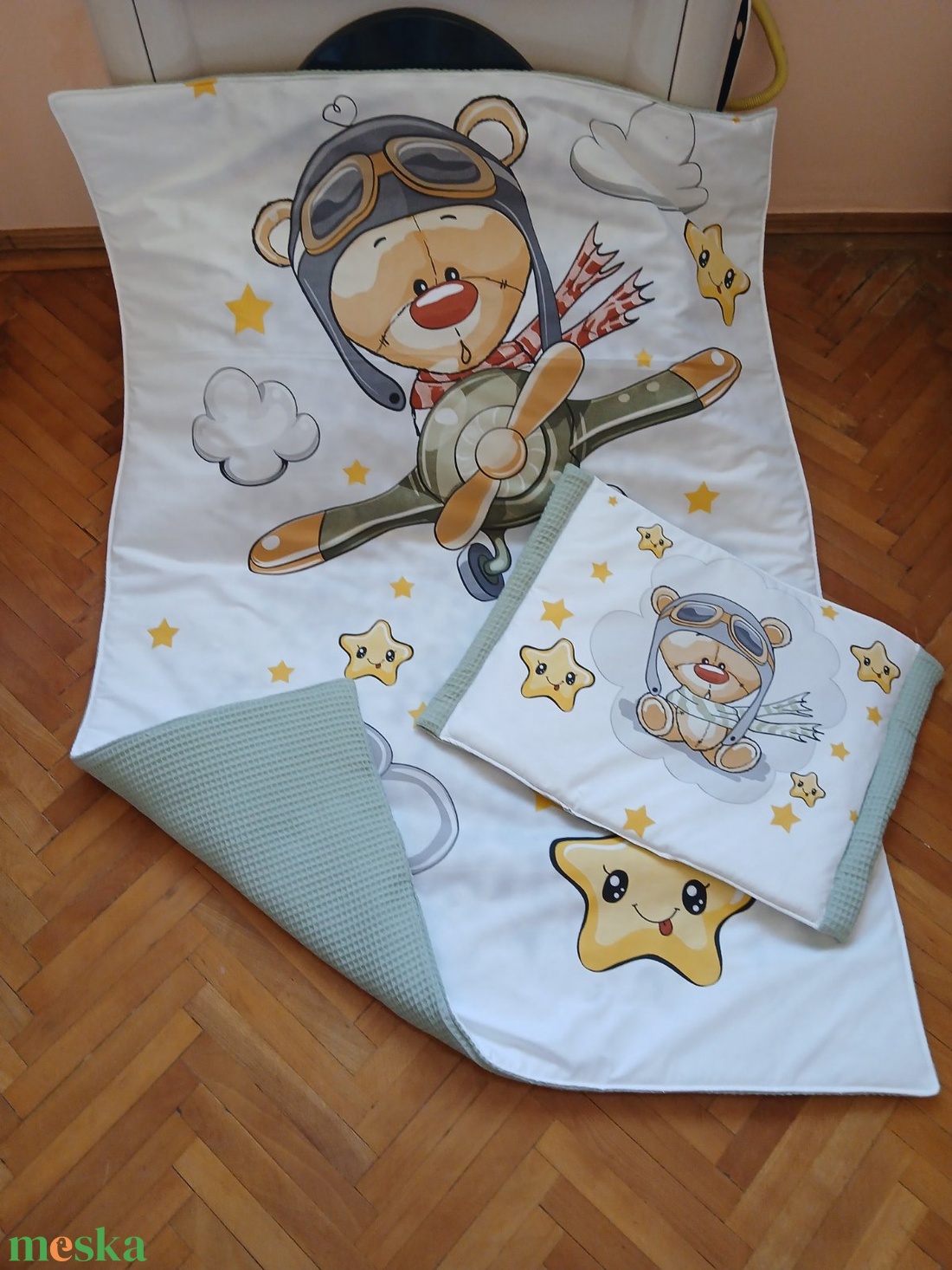 Téli gyermek(Junior) takaró-párna szett - otthon & életmód - babaszoba, gyerekszoba - szett kiságyba - Meska.hu Téli gyermek(Junior) takaró-párna szett - otthon & életmód - babaszoba, gyerekszoba - szett kiságyba - Meska.hu