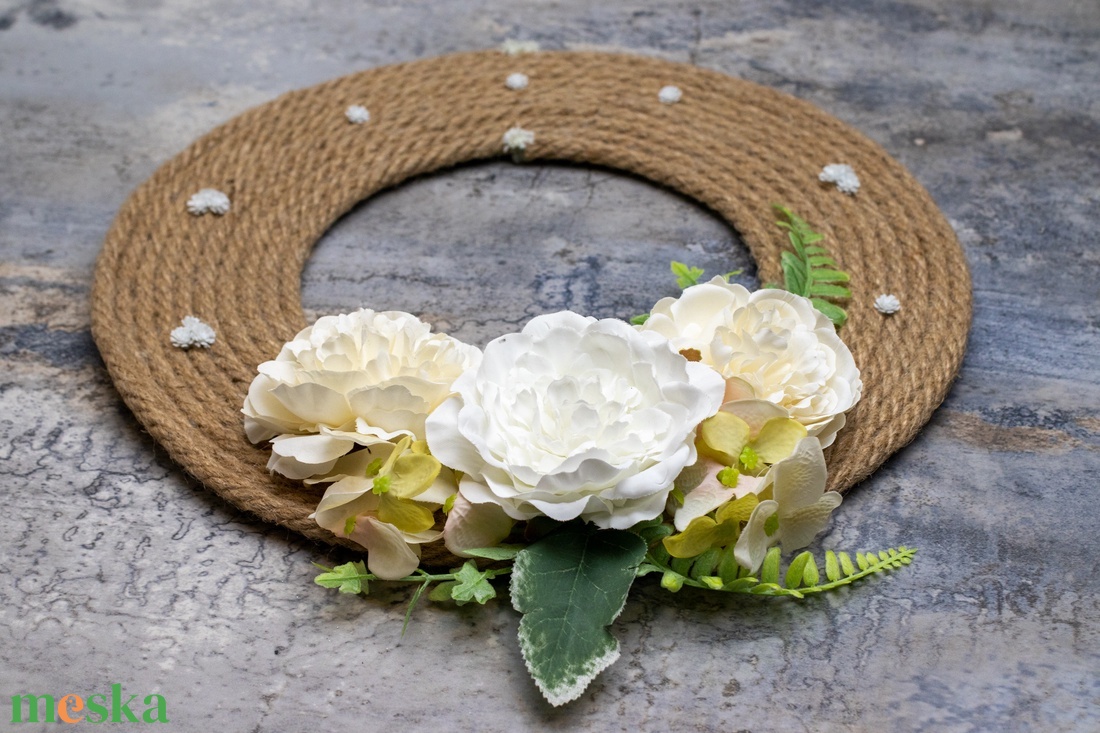 Krémfehér tavaszi kopogtató sisal alapon 34 cm kézzel készült koszorú, falidísz, asztaldísz - otthon & életmód - dekoráció - ajtó- és ablak dekoráció - ajtódísz & kopogtató - Meska.hu Krémfehér tavaszi kopogtató sisal alapon 34 cm kézzel készült koszorú, falidísz, asztaldísz - otthon & életmód - dekoráció - ajtó- és ablak dekoráció - ajtódísz & kopogtató - Meska.hu