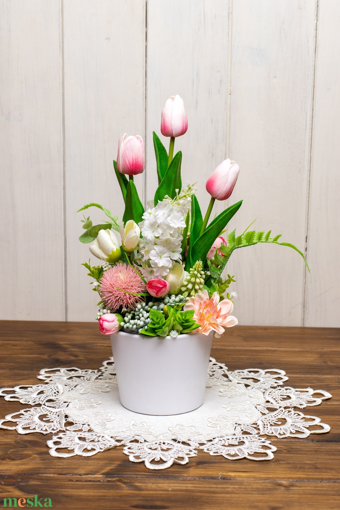 Tavaszi tulipános dekoráció - asztaldísz - fehér kaspóban - otthon & életmód - dekoráció - asztal és polc dekoráció - asztaldísz - Meska.hu Tavaszi tulipános dekoráció - asztaldísz - fehér kaspóban - otthon & életmód - dekoráció - asztal és polc dekoráció - asztaldísz - Meska.hu