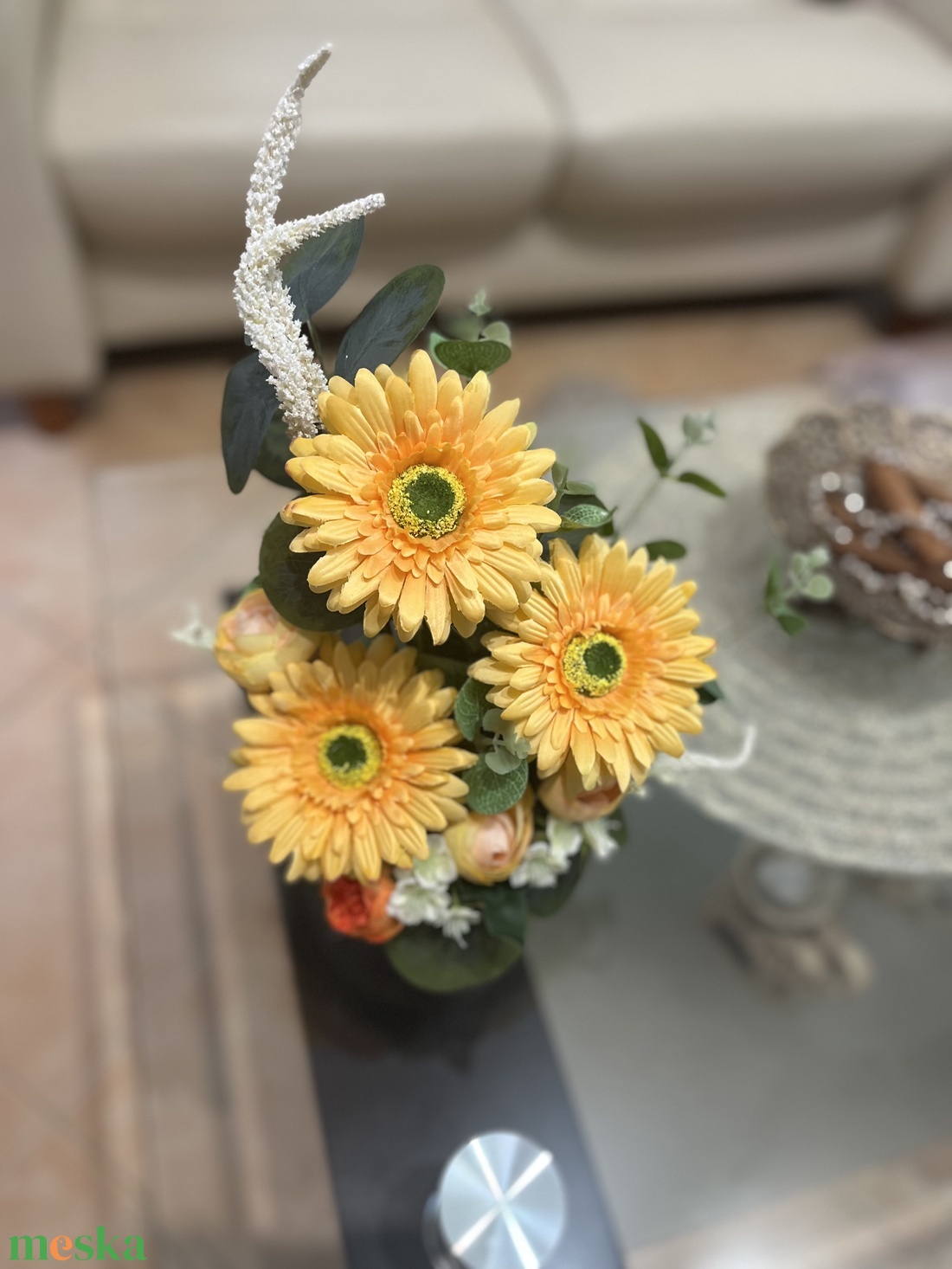 Napfényes sárga gerbera asztaldísz  35 cm magas virágkompozíció - otthon & életmód - dekoráció - asztal és polc dekoráció - asztaldísz - Meska.hu