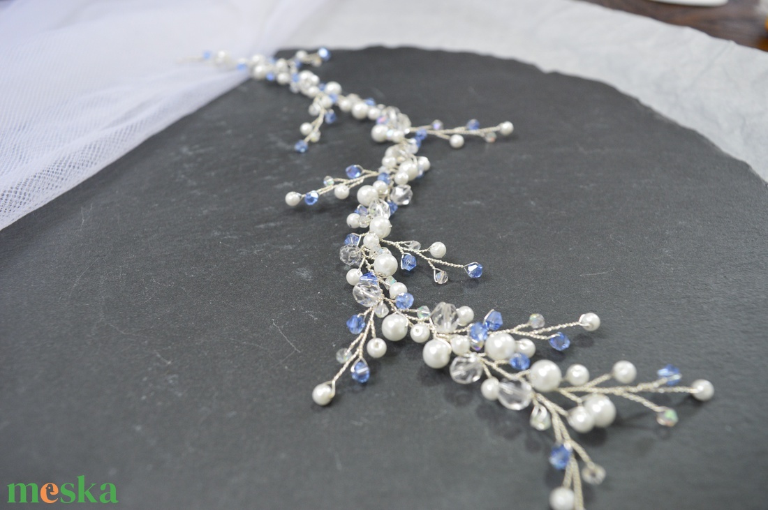 Menyasszonyi fejdísz kék swarovski kristályokkal - esküvő - hajdísz - kontydísz & hajdísz - Meska.hu Menyasszonyi fejdísz kék swarovski kristályokkal - esküvő - hajdísz - kontydísz & hajdísz - Meska.hu