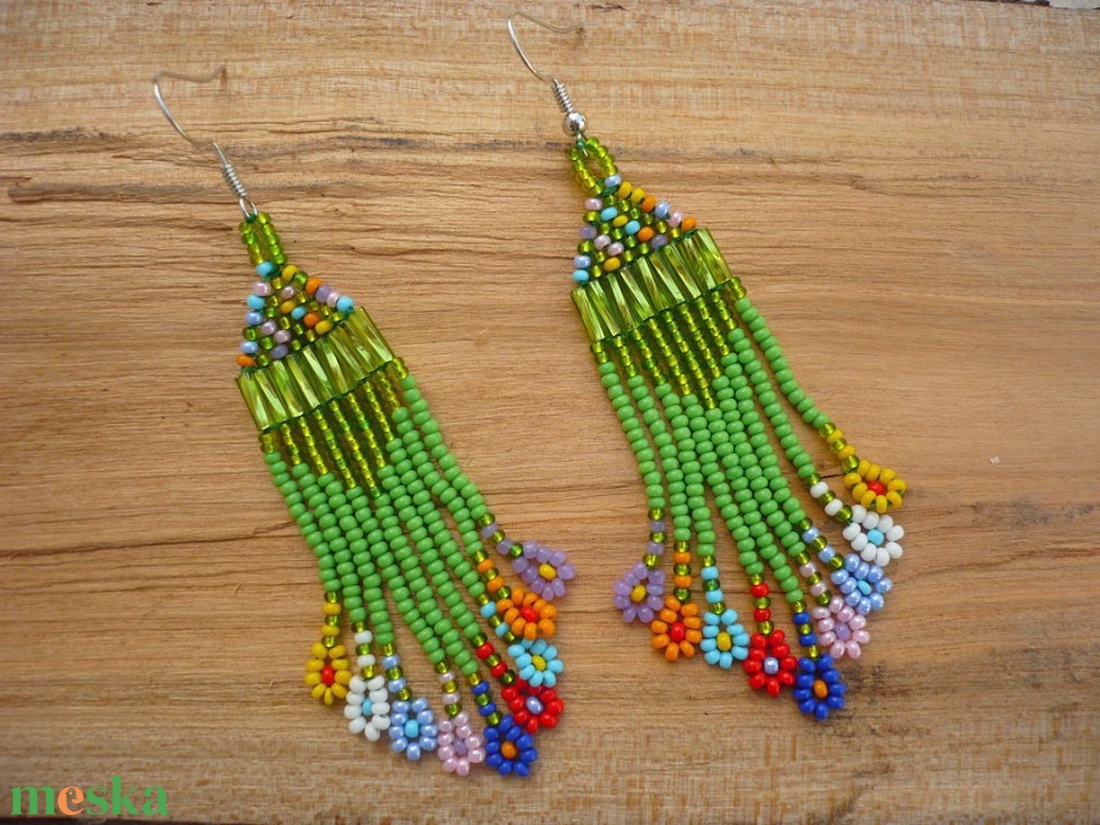 Tavaszi virágos gyöngy lógós, hosszú fülbevaló, ajándék - ékszer - fülbevaló - lógó fülbevaló - Meska.hu