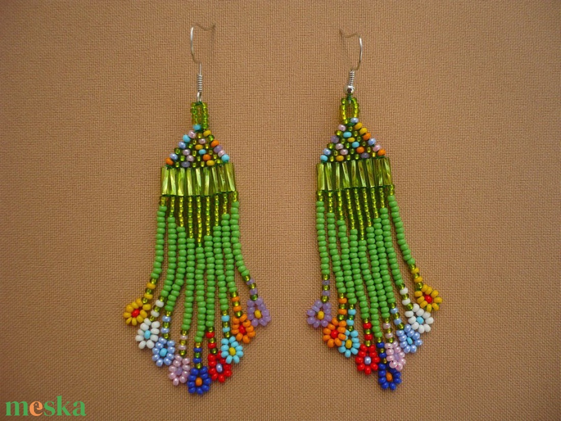 Tavaszi virágos gyöngy lógós, hosszú fülbevaló, ajándék - ékszer - fülbevaló - lógó fülbevaló - Meska.hu