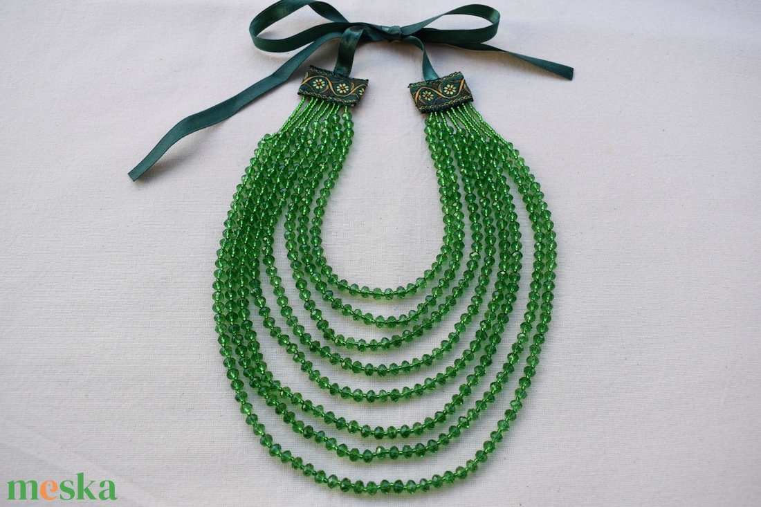 8 soros zöld színű üveg csiszolt gyöngy kaláris - ékszer - nyaklánc - gyöngyös nyaklánc - Meska.hu