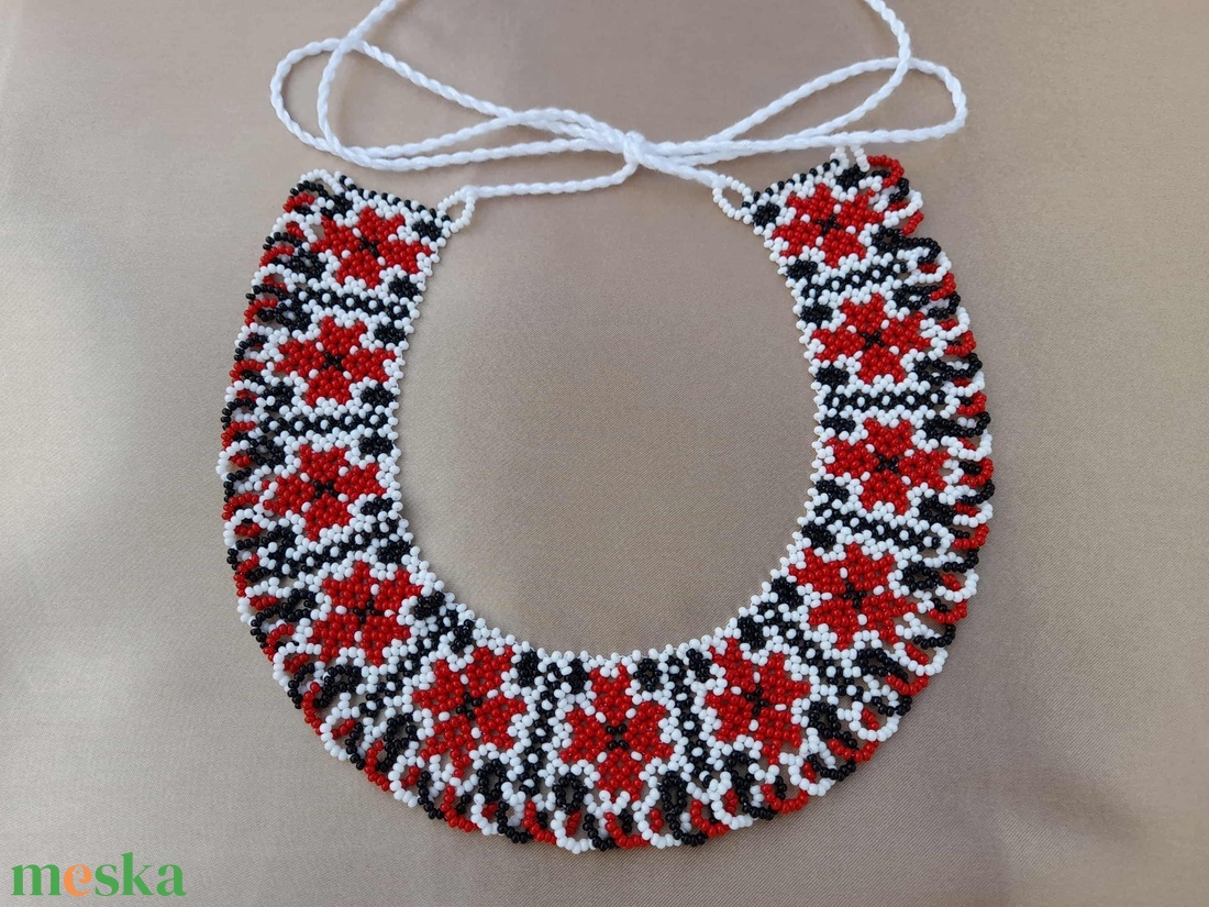 Kereszt díszítéses ukrán gyöngygallér, sziljanka - ékszer - nyaklánc - gyöngyös nyaklánc - Meska.hu