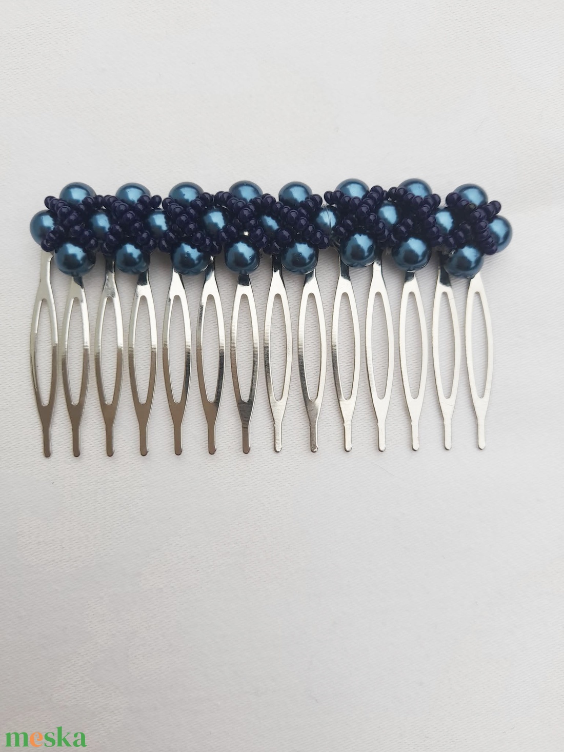 Gyöngyös fésű többféle színben - ruha & divat - hajdísz & hajcsat - hajcsat & hajtű - Meska.hu