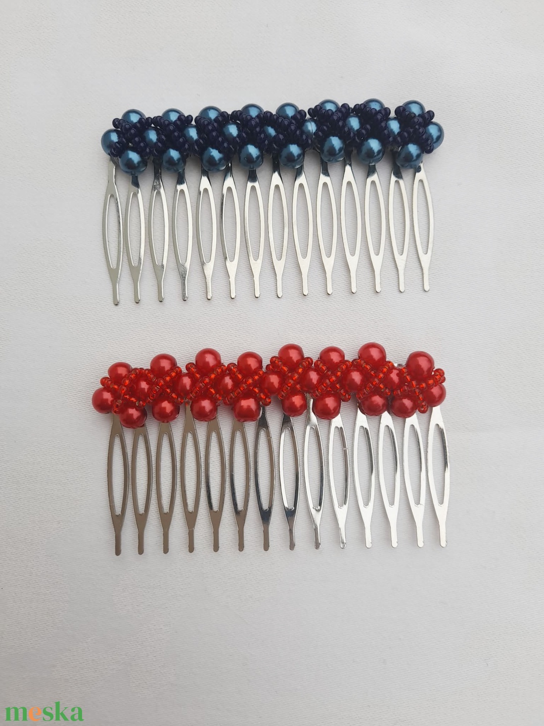 Gyöngyös fésű többféle színben - ruha & divat - hajdísz & hajcsat - hajcsat & hajtű - Meska.hu