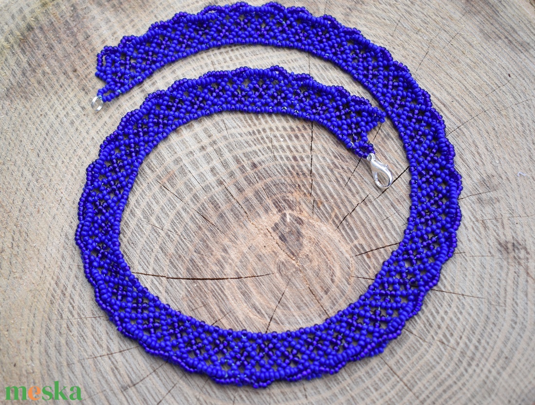 Csavart aljú gyöngynyaklánc tetszőleges színben, gyöngygallér, ajándék - ékszer - nyaklánc - gyöngyös nyaklánc - Meska.hu