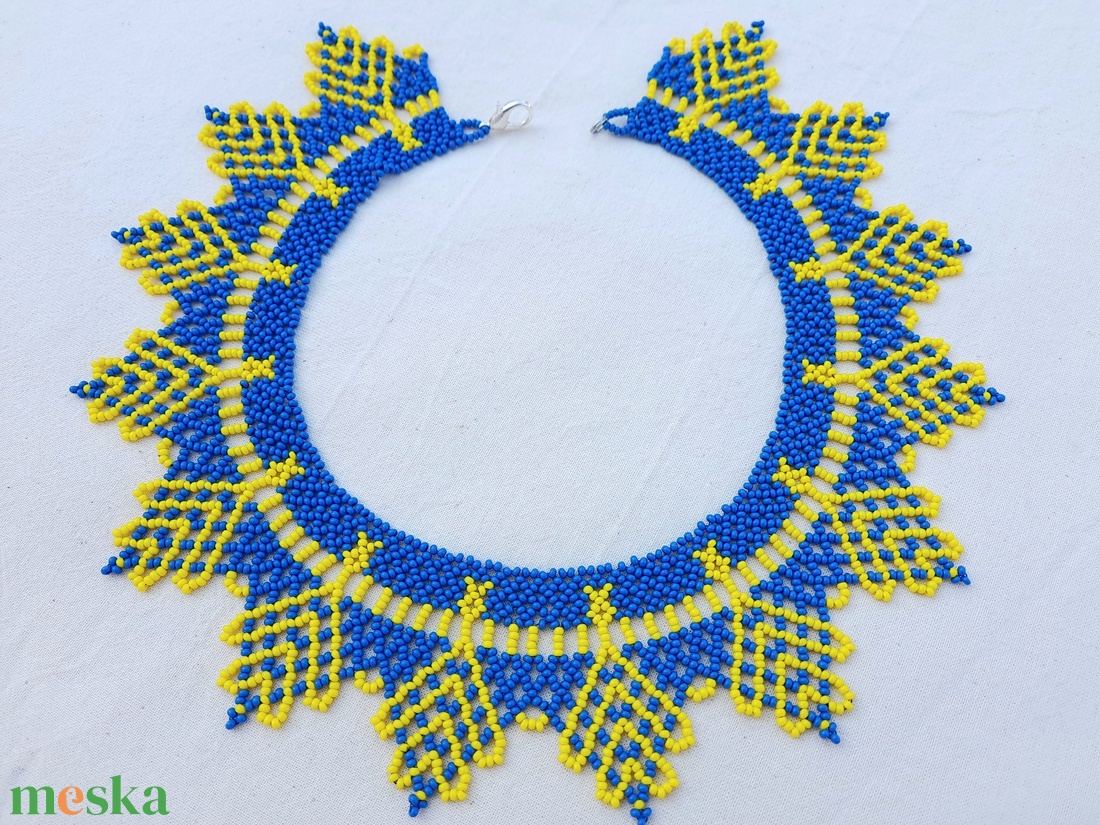 Kék- sárga ukrán gyöngygallér - ékszer - nyaklánc - gyöngyös nyaklánc - Meska.hu