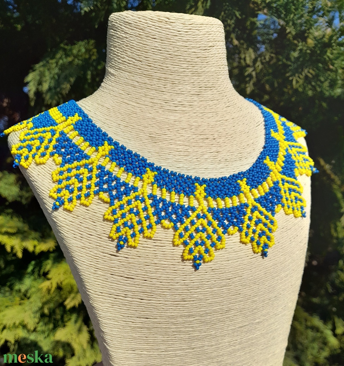 Kék- sárga ukrán gyöngygallér - ékszer - nyaklánc - gyöngyös nyaklánc - Meska.hu