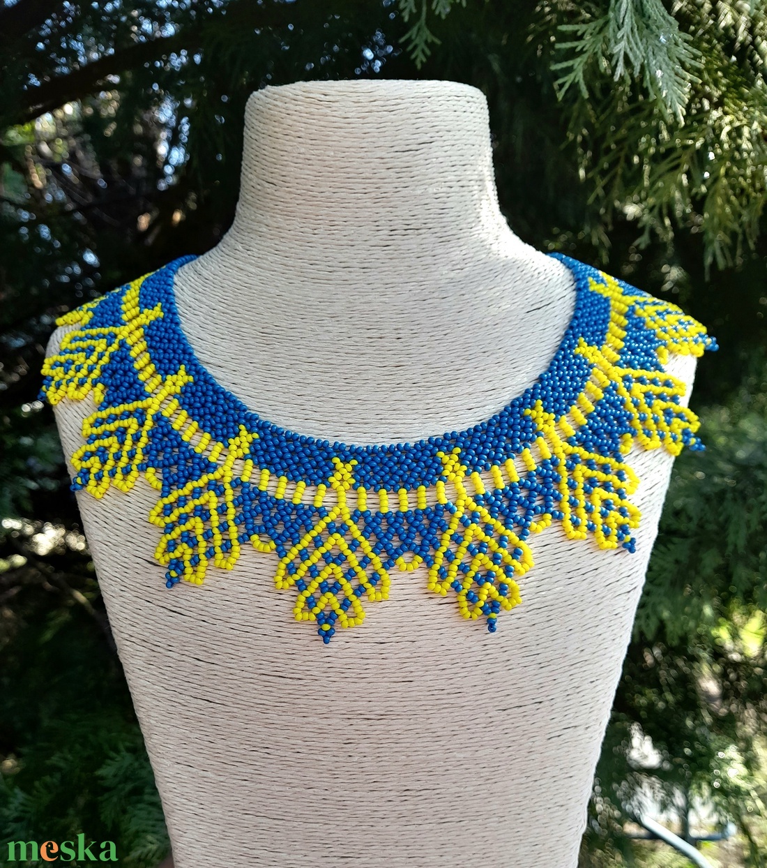 Kék- sárga ukrán gyöngygallér - ékszer - nyaklánc - gyöngyös nyaklánc - Meska.hu