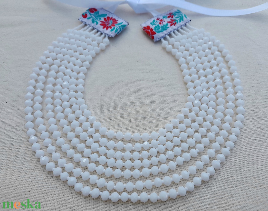  Fehér csiszolt gyöngy kaláris, népviselet - ékszer - nyaklánc - gyöngyös nyaklánc - Meska.hu