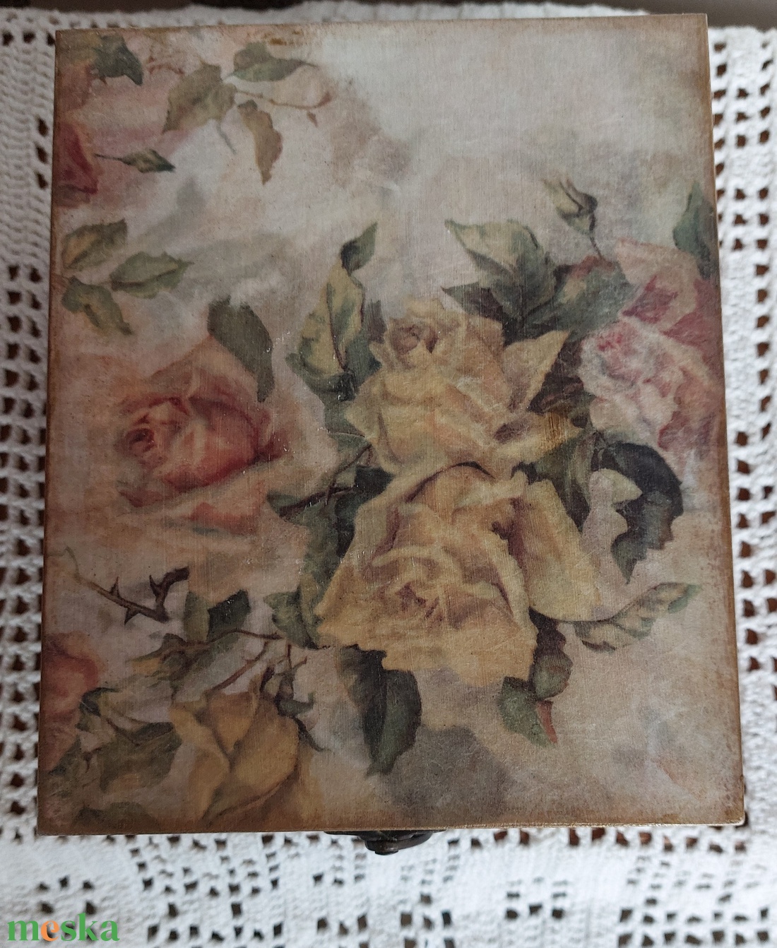 Rózsás doboz, pillangó és hűtőmágnes szett - otthon & életmód - dekoráció - asztal és polc dekoráció - díszdoboz - Meska.hu