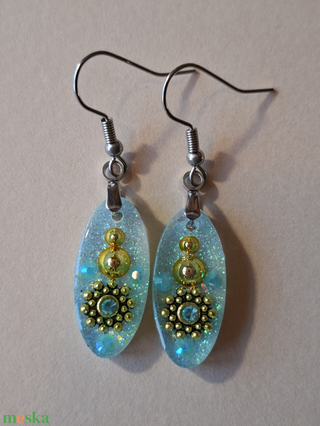 Kis kék, arany légies - fülbevaló - ékszer - fülbevaló - lógó fülbevaló - Meska.hu