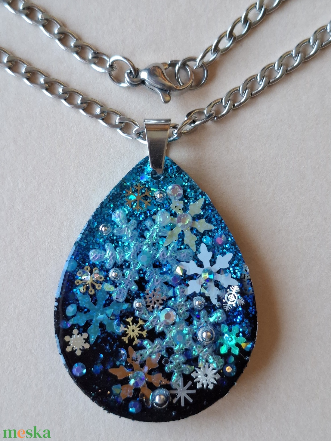 Kavargó hópelyhek - medál - ékszer - nyaklánc - medál - Meska.hu