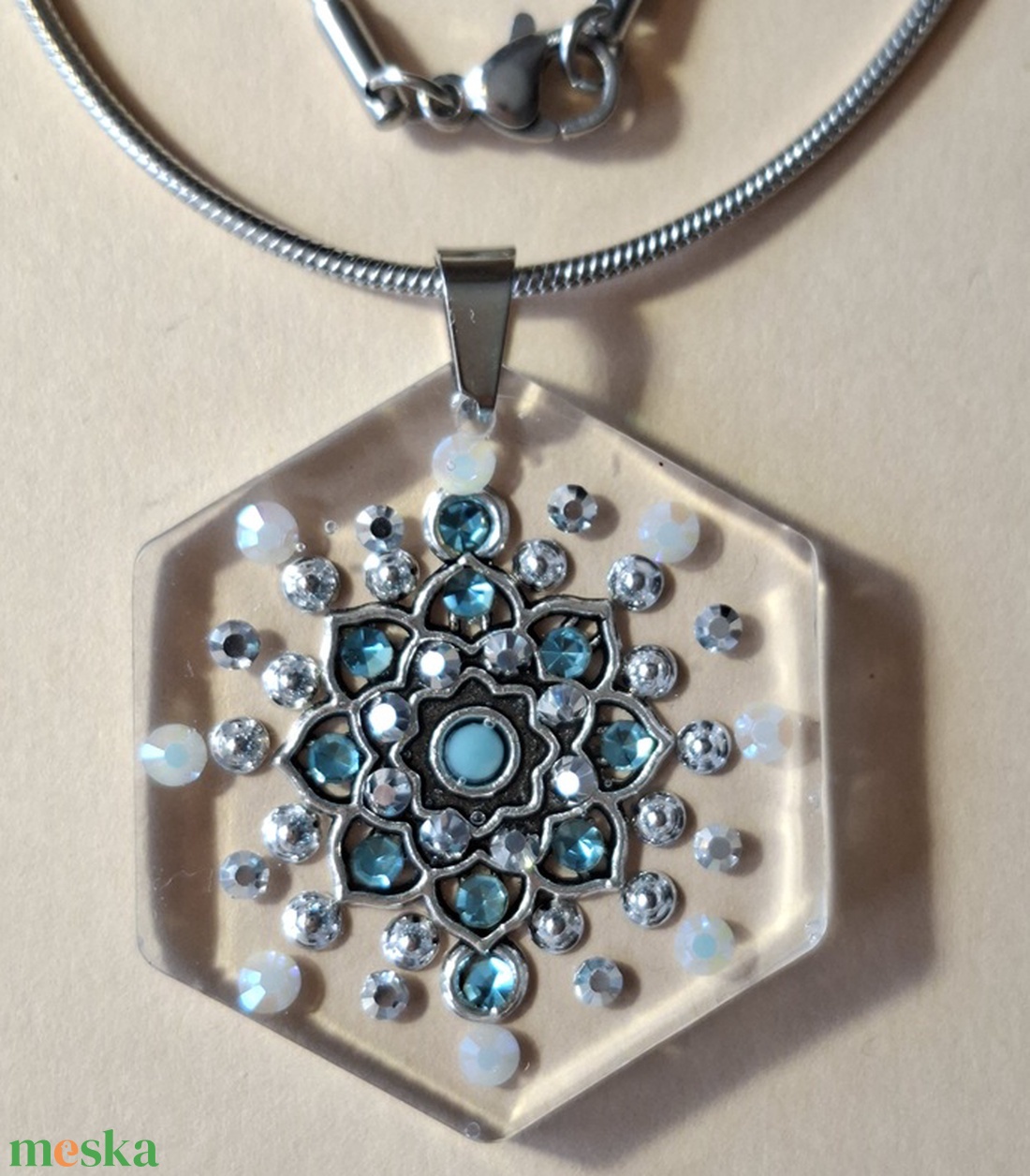 Áttetsző hópehely kristály - medál - ékszer - nyaklánc - medál - Meska.hu