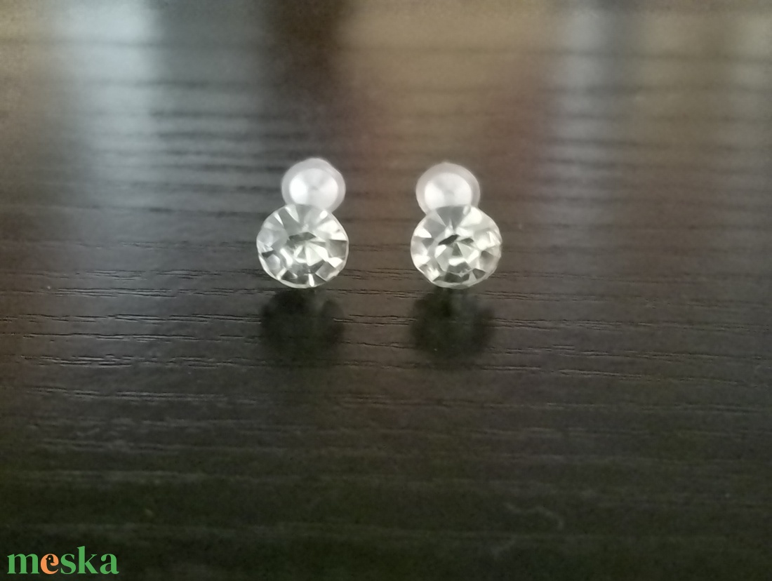 Rivoli fülbevaló 5mm (többféle színben) - ékszer - fülbevaló - pötty fülbevaló - Meska.hu Rivoli fülbevaló 5mm (többféle színben) - ékszer - fülbevaló - pötty fülbevaló - Meska.hu