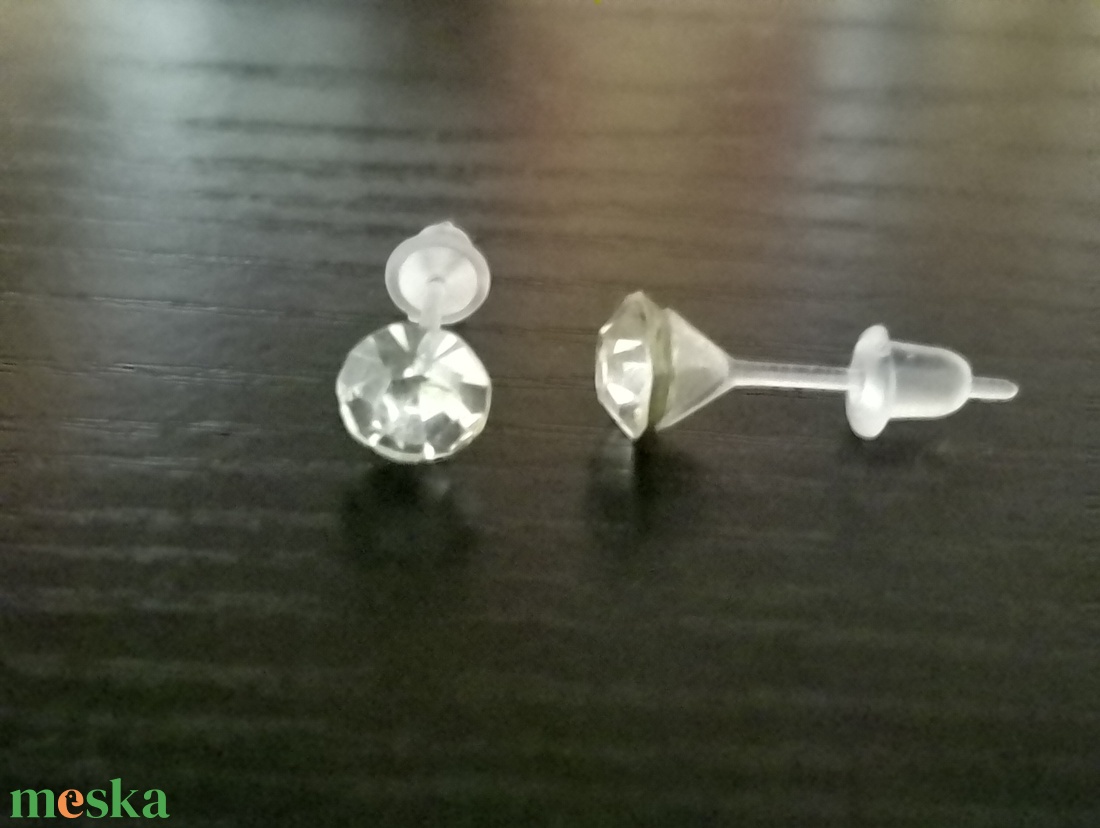 Rivoli fülbevaló 5mm (többféle színben) - ékszer - fülbevaló - pötty fülbevaló - Meska.hu Rivoli fülbevaló 5mm (többféle színben) - ékszer - fülbevaló - pötty fülbevaló - Meska.hu