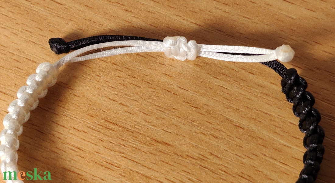 Jin-Jang Makramé Karkötő - ékszer - karkötő - fonott karkötő - Meska.hu