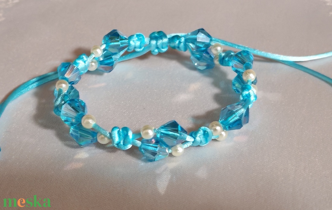 Jégvarázs Makramé Karkötő - ékszer - karkötő - fonott karkötő - Meska.hu