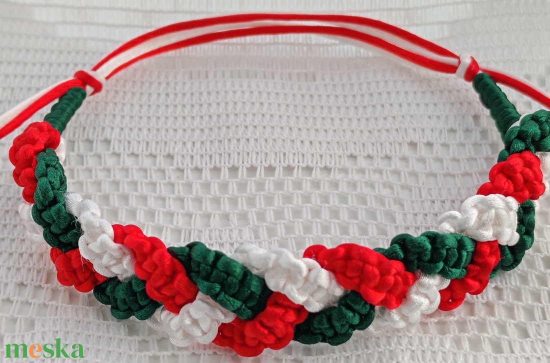 Makramé Karkötő - ékszer - karkötő - fonott karkötő - Meska.hu