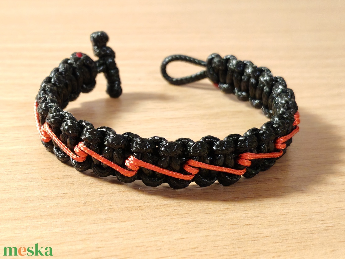 High Voltage ���Makramé Karkötő - ékszer - karkötő - fonott karkötő - Meska.hu