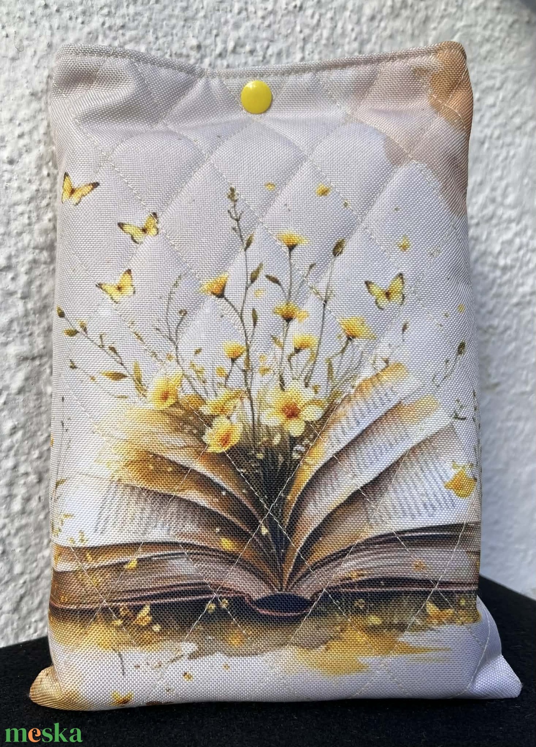 Virágos-könyves vízálló könyvtok - könyv & zene - könyvtok - Meska.hu