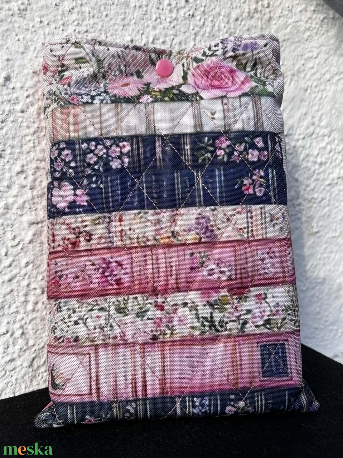 Rózsaszínű könyves-virágos mintás könyvtok vízálló anyagból - könyv & zene - könyvtok - Meska.hu