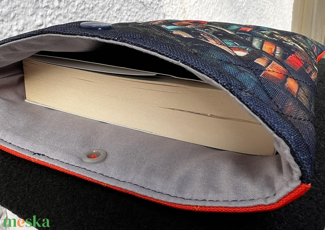 Különleges könyves-virágos mintás könyvtok vízálló anyagból - könyv & zene - könyvtok - Meska.hu