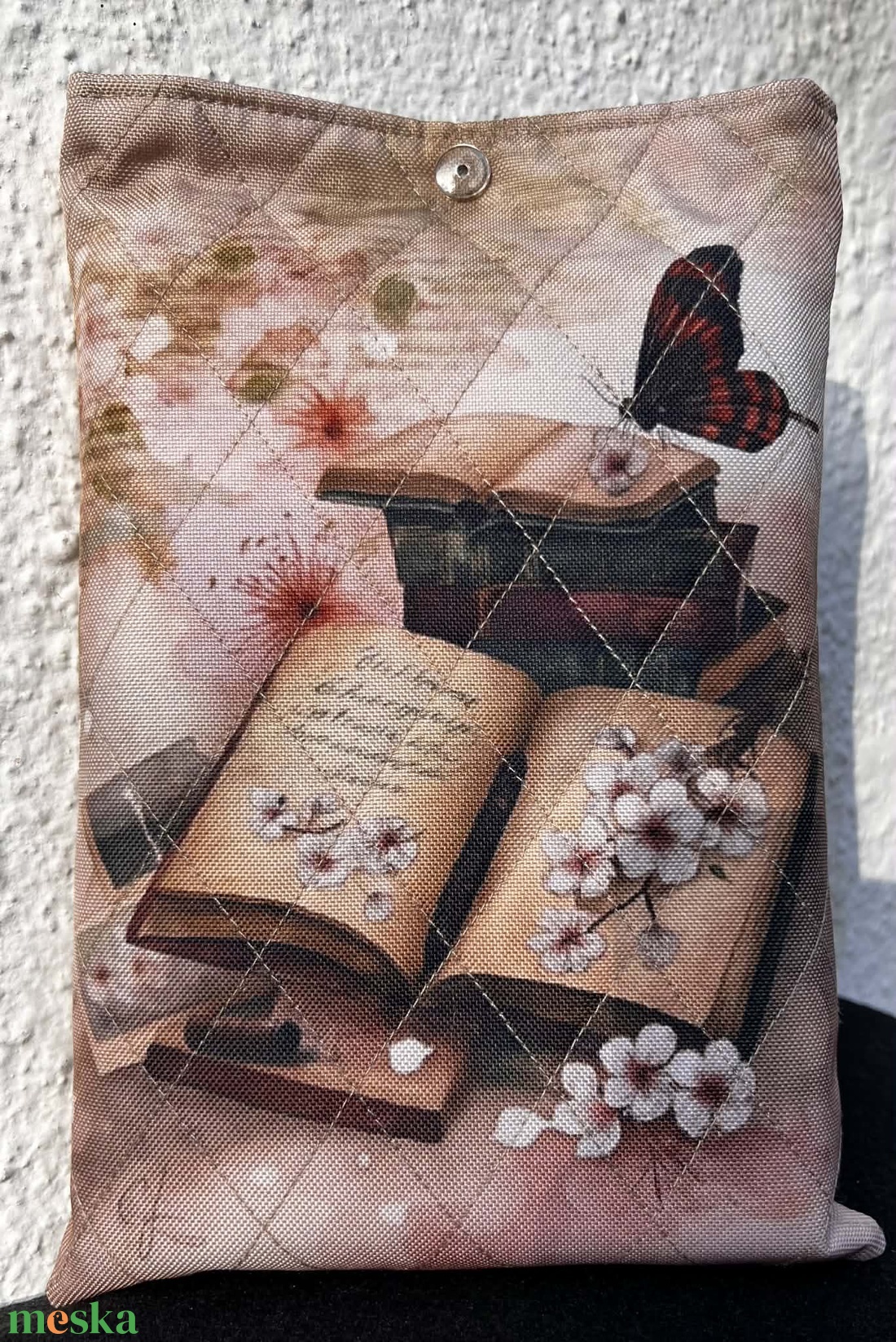 Különleges könyves-virágos mintás könyvtok vízálló anyagból - könyv & zene - könyvtok - Meska.hu