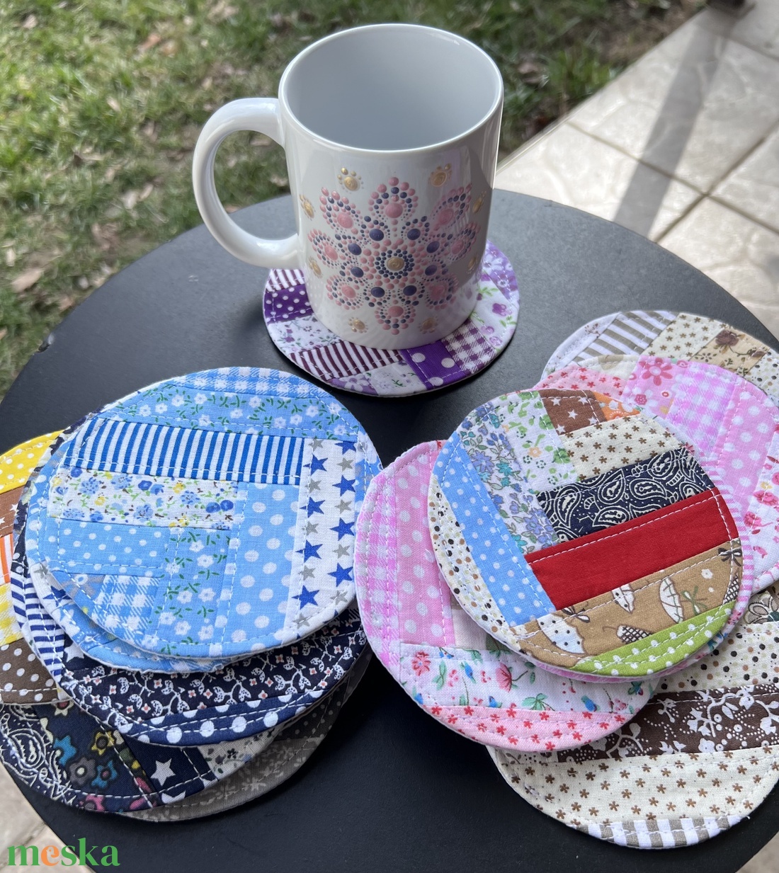 Kerek patchwork poháralátét - otthon & életmód - konyhafelszerelés, tálalás - tálalás - tányér- és poháralátét - Meska.hu