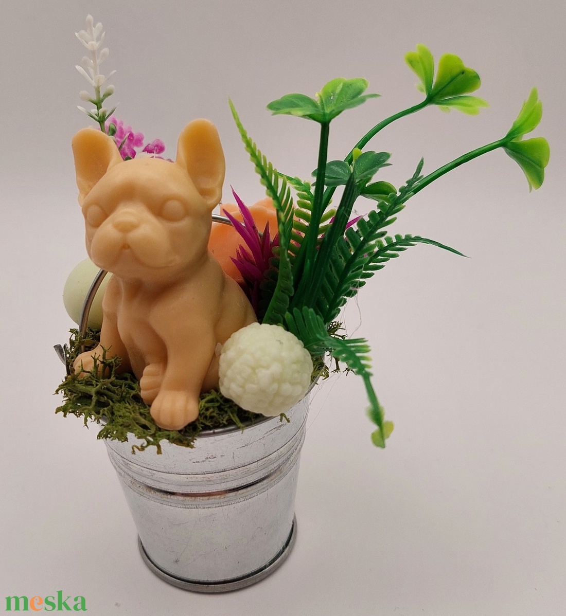 Mopsz szappanvirágokkal - otthon & életmód - dekoráció - virágdísz és tartó - csokor & virágdísz - Meska.hu Mopsz szappanvirágokkal - otthon & életmód - dekoráció - virágdísz és tartó - csokor & virágdísz - Meska.hu