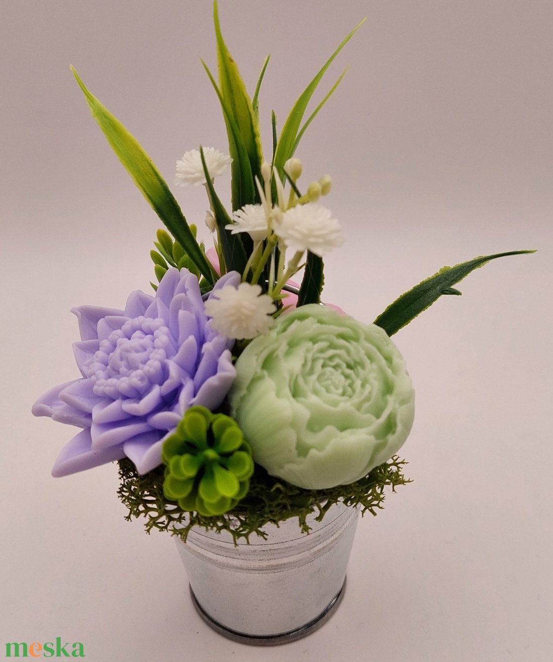 Kis fém vödör szappanvirágokkal és kisegérrel - otthon & életmód - dekoráció - virágdísz és tartó - csokor & virágdísz - Meska.hu Kis fém vödör szappanvirágokkal és kisegérrel - otthon & életmód - dekoráció - virágdísz és tartó - csokor & virágdísz - Meska.hu