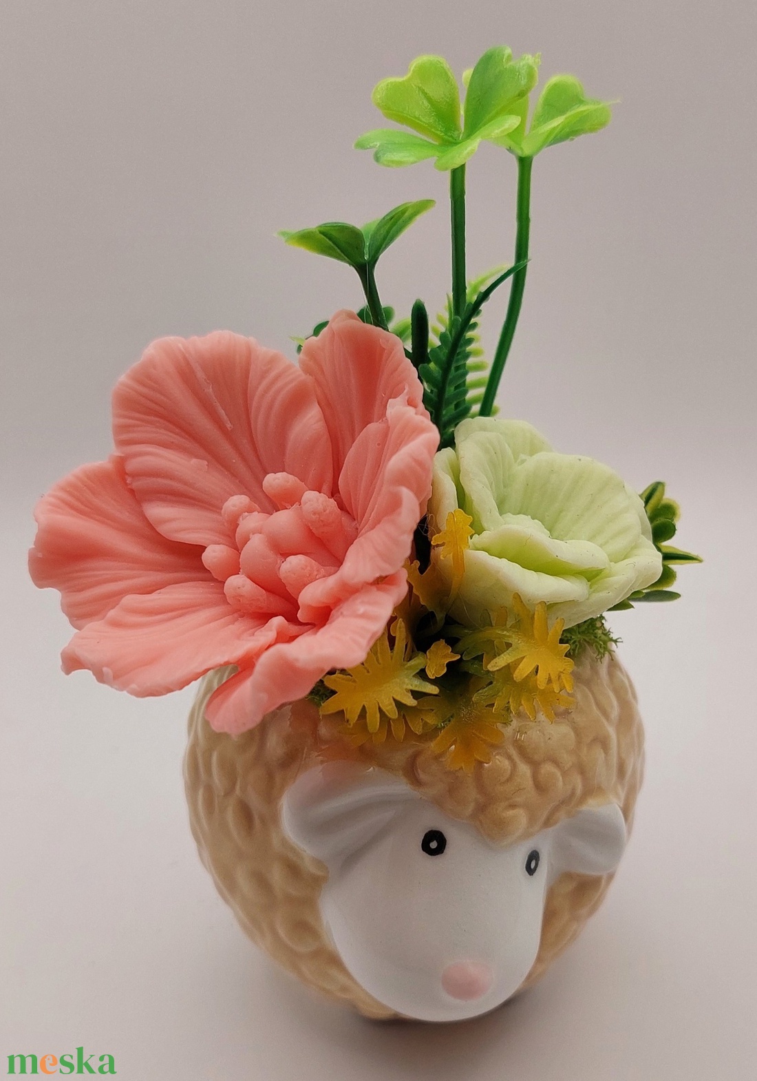 Báránykás kaspó szappanvirágokkal - otthon & életmód - dekoráció - virágdísz és tartó - csokor & virágdísz - Meska.hu