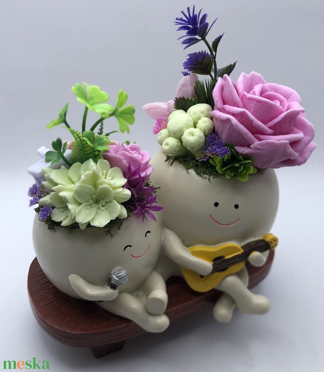 Aranyos gömbis kaspó szappanvirágokkal - otthon & életmód - dekoráció - virágdísz és tartó - csokor & virágdísz - Meska.hu