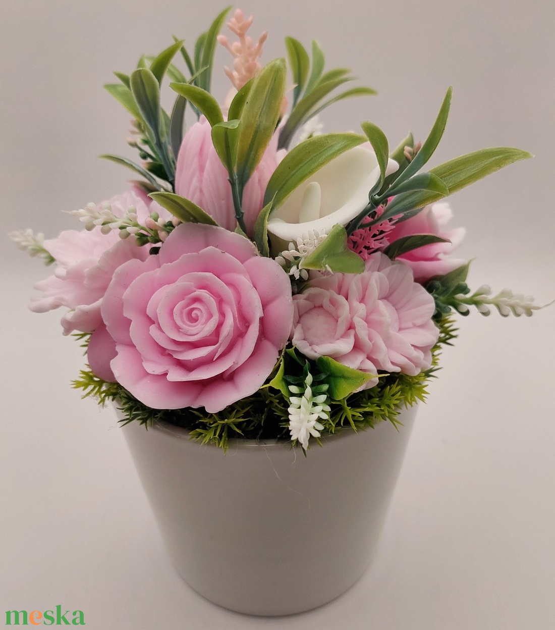 Rózsaszín szappanvirágok fehér kerámia kaspóban - otthon & életmód - virágdekoráció - virágok - virágbox - Meska.hu