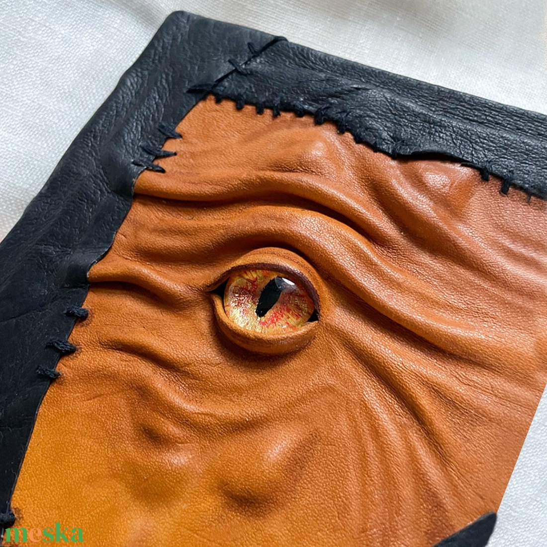 3D sárkány - bőr notesz - napló, tervező, jegyzetfüzet, rajzfüzet - otthon & életmód - papír, írószer - jegyzetfüzet & napló - Meska.hu 3D sárkány - bőr notesz - napló, tervező, jegyzetfüzet, rajzfüzet - otthon & életmód - papír, írószer - jegyzetfüzet & napló - Meska.hu
