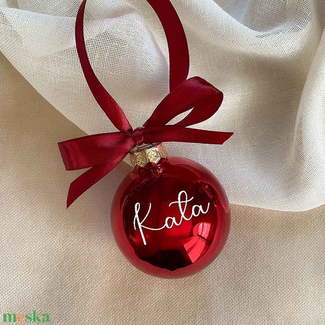 FÉNYES BORDÓ - Egyedi feliratú karácsonyi üveggömb - karácsony - karácsonyi lakásdekoráció - karácsonyfadíszek - Meska.hu
