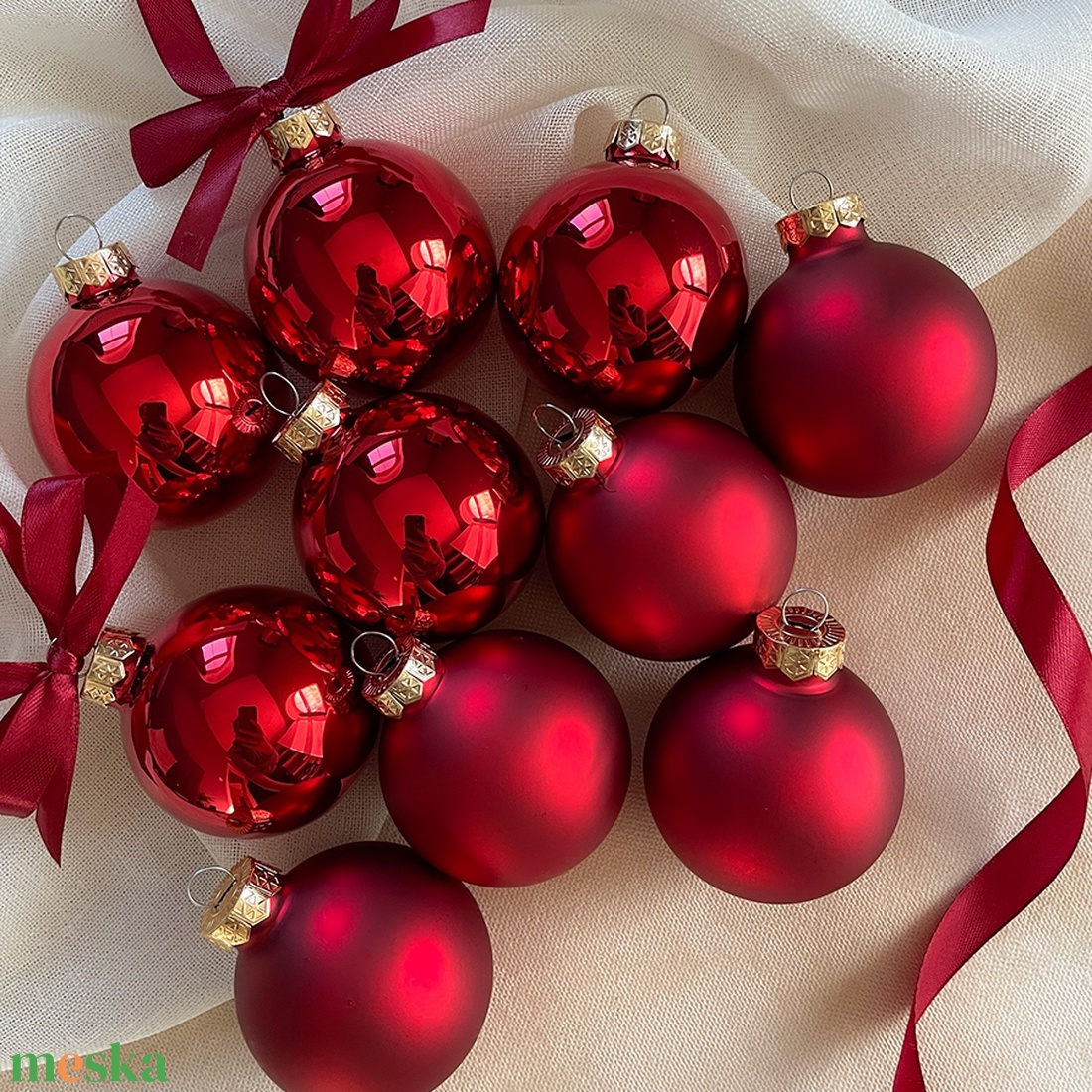 FÉNYES BORDÓ - Egyedi feliratú karácsonyi üveggömb - karácsony - karácsonyi lakásdekoráció - karácsonyfadíszek - Meska.hu