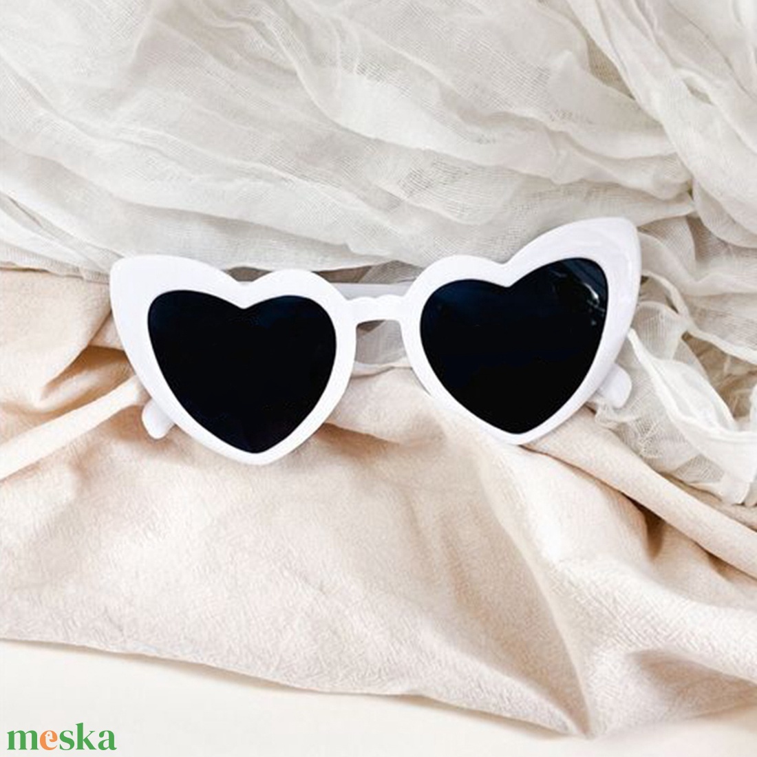 Esküvői party napszemüveg - Heart shaped - esküvő - dekoráció - helyszíni dekor - Meska.hu