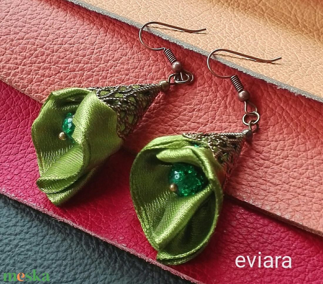 Jázmin zöld fülbevaló, textil ékszer - ékszer - fülbevaló - lógó fülbevaló - Meska.hu