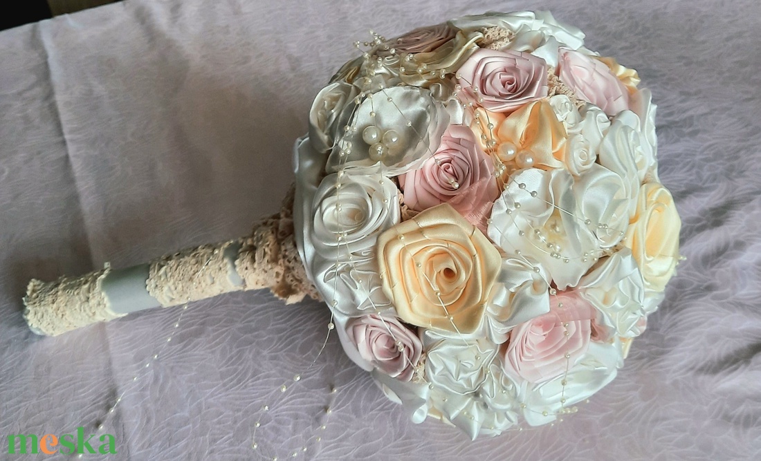 Pastel Rose menyasszonyi örökcsokor INGYEN SZÁLLÍTÁSSAL - esküvő - menyasszonyi- és dobócsokor - Meska.hu Pastel Rose menyasszonyi örökcsokor INGYEN SZÁLLÍTÁSSAL - esküvő - menyasszonyi- és dobócsokor - Meska.hu