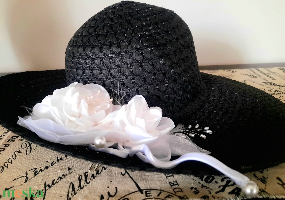 Rózsás kalapdísz - ruha & divat - sál, sapka, kendő - kalap - Meska.hu