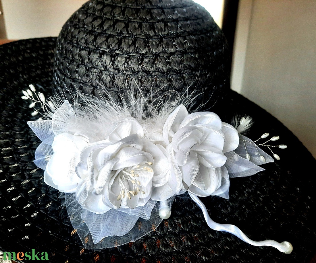 Rózsás kalapdísz - ruha & divat - sál, sapka, kendő - kalap - Meska.hu