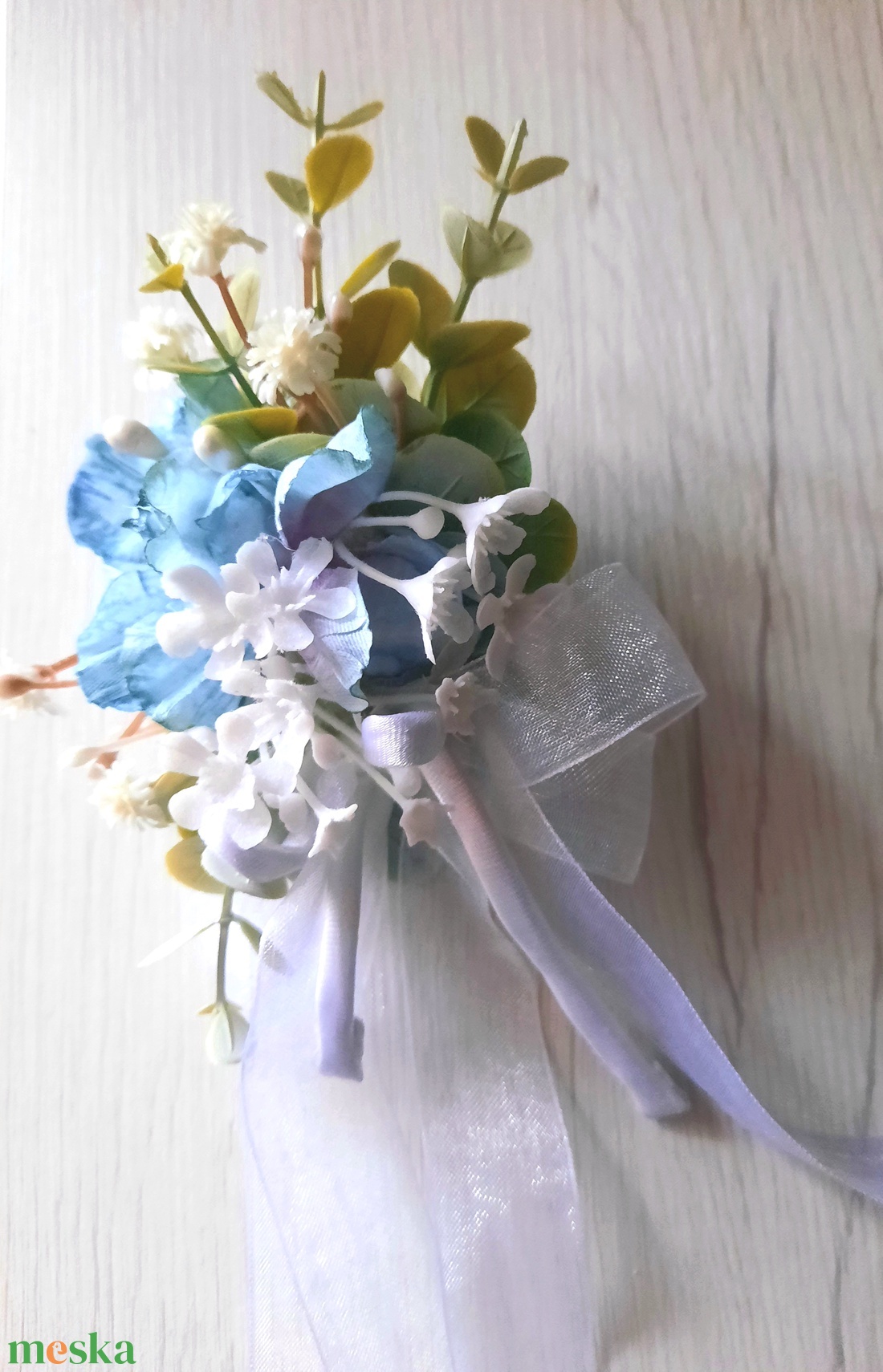 Kék virágos kitűző - esküvő - kiegészítők - kitűző - Meska.hu